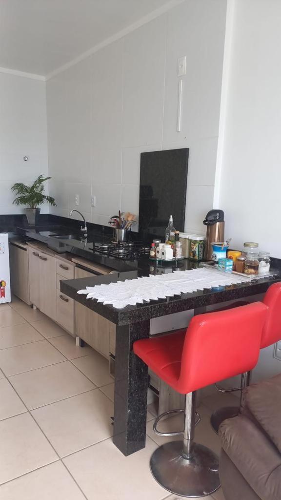 Apartamento Na Palhoca, Com Vista Para O Mar, Proximo A Mercados, Padarias E Farmacias. Екстериор снимка