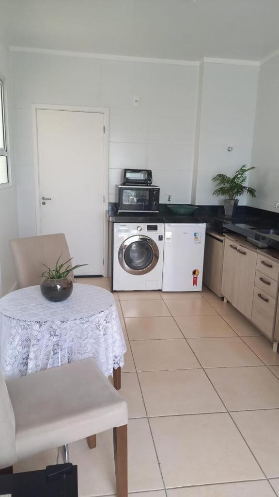 Apartamento Na Palhoca, Com Vista Para O Mar, Proximo A Mercados, Padarias E Farmacias. Екстериор снимка